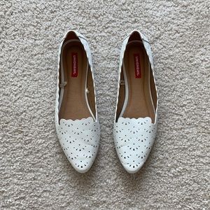 UNIONBAY Winner White Pointed Toe Flats